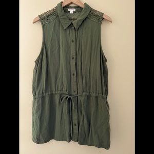 3 piece set!!!! pants ,shorts and blouse all matching blouses, pants and shorts